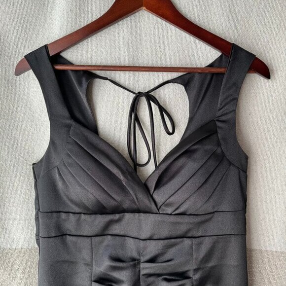 Le Chateau Sleek Black Mini Dress Back Size 11 Ruched Flattering V-Neck LDB Edgy - Picture 4 of 15